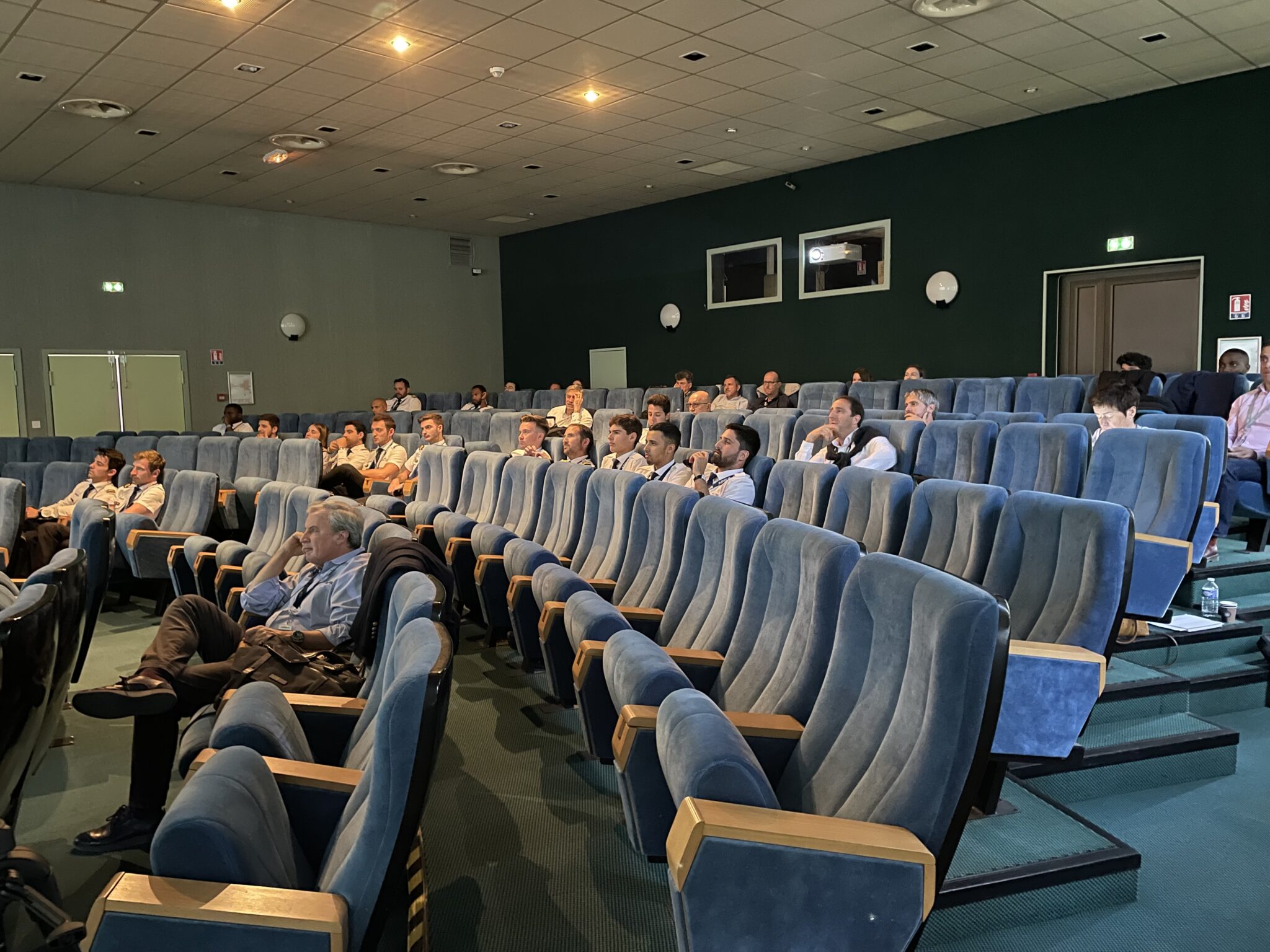 [CONFERENCE] Airbus Flight Academy